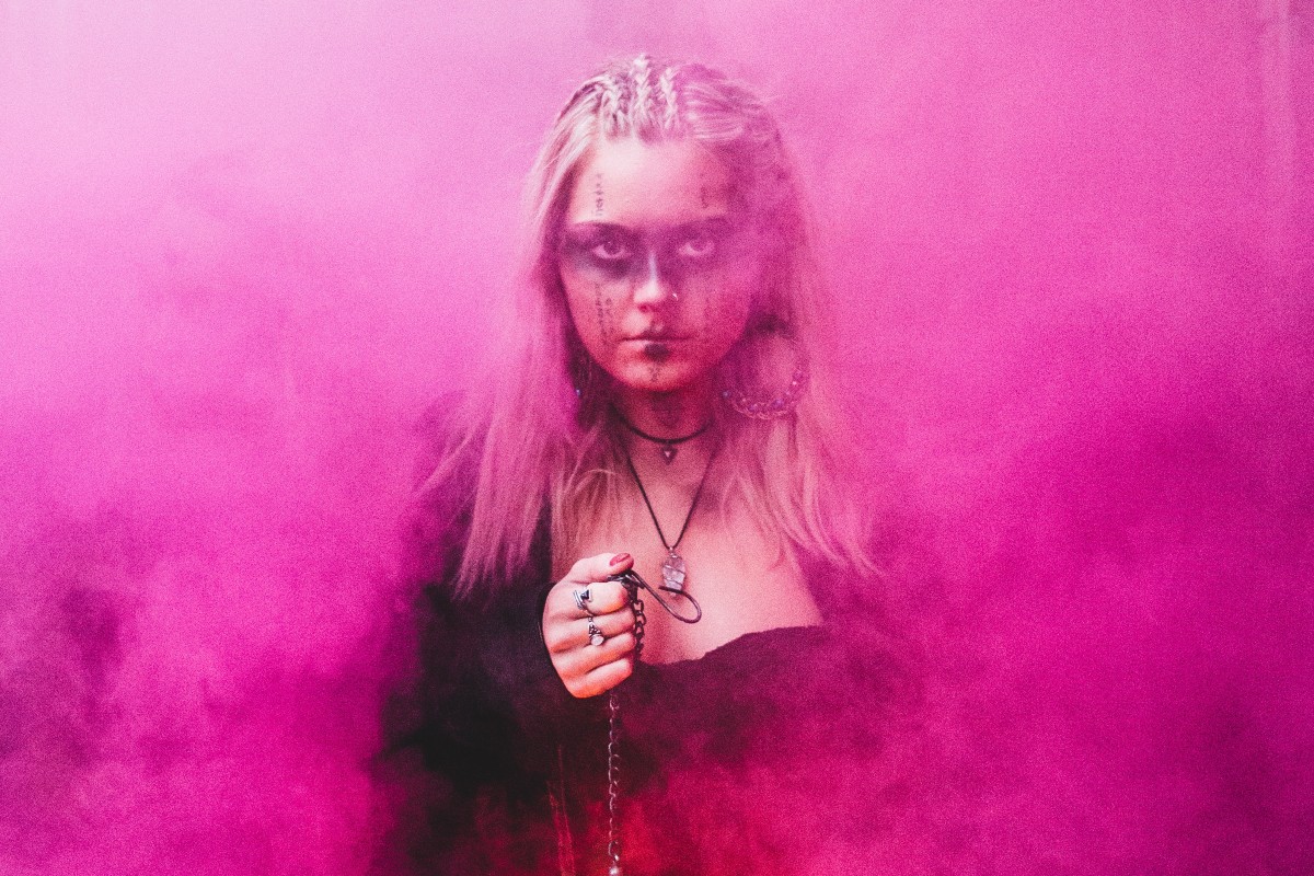 10 Amazing Makeup Tutorials To Master Your Halloween Look