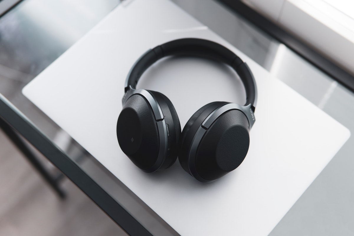 8 Best Bluetooth Wireless Headphones