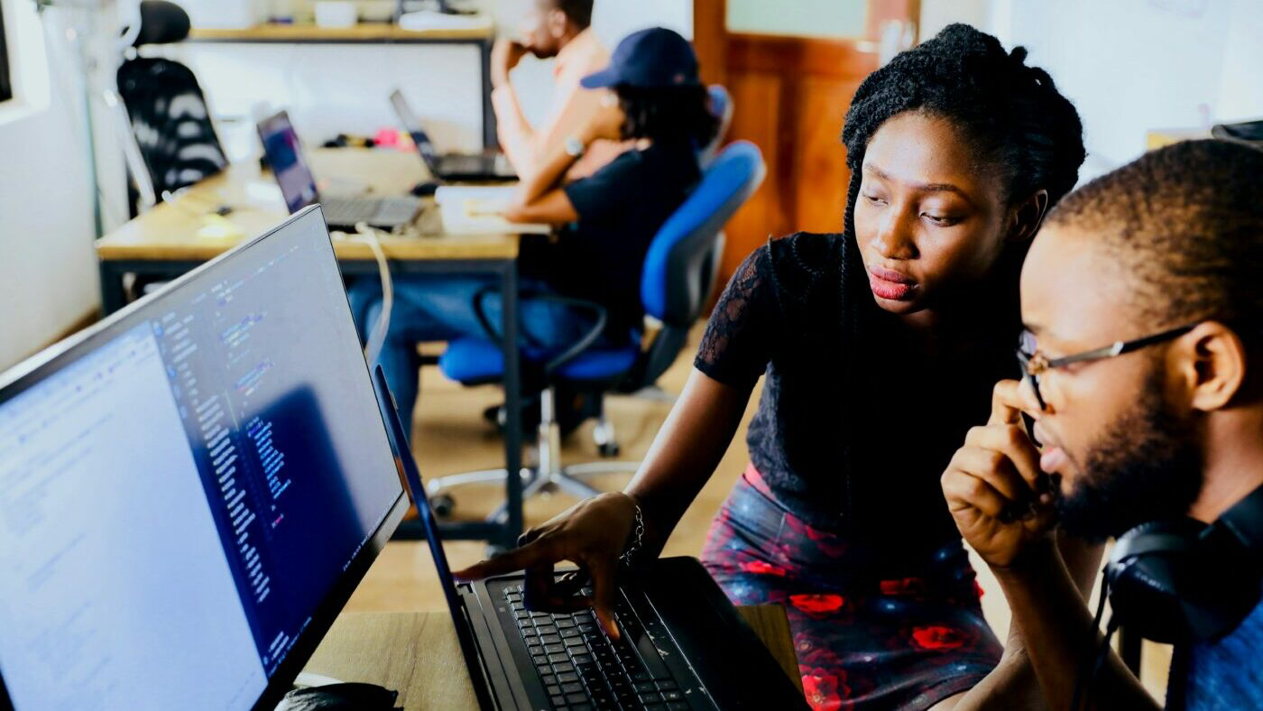 Apprenticeship Vs University: Which Is Right For Me?