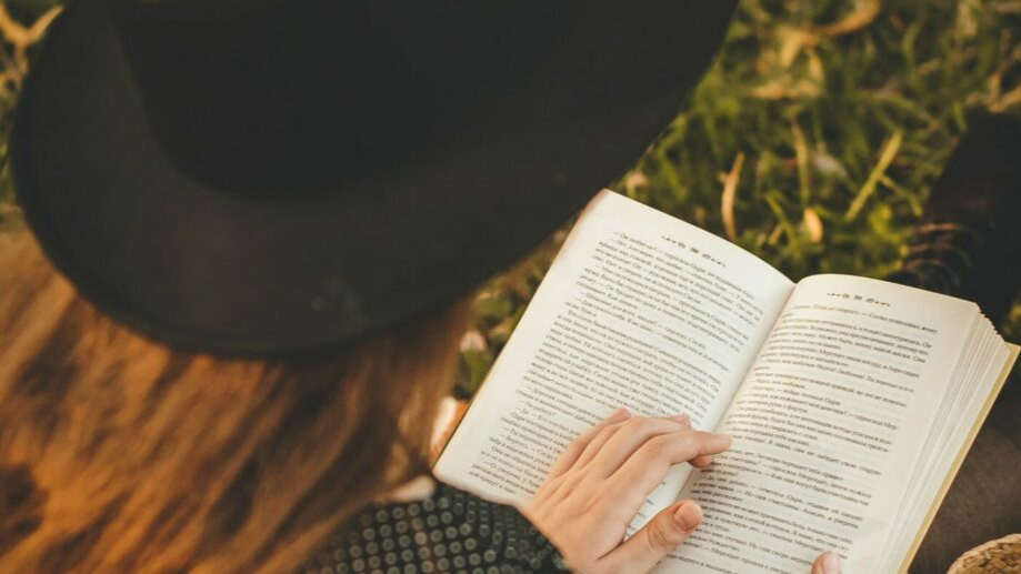 Light & Dark Academia Fashion: Subculture On A Student Budget