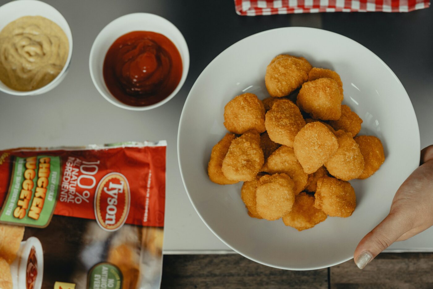 Here Are All The Best Food & Freebies Deals For This Weekend’s Big Game