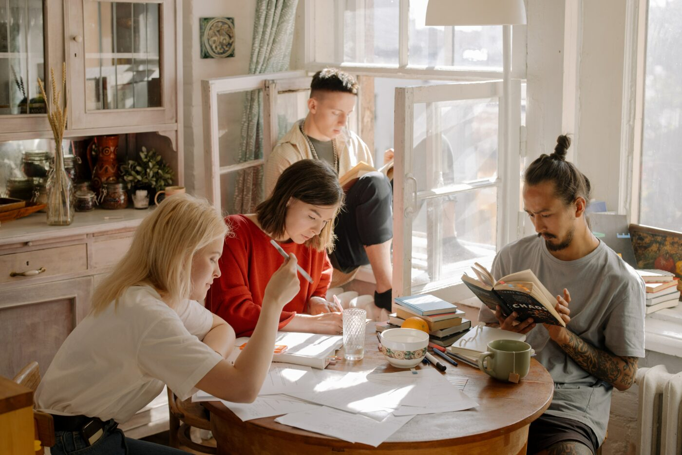How To Manage Awkward Money Situations With Housemates