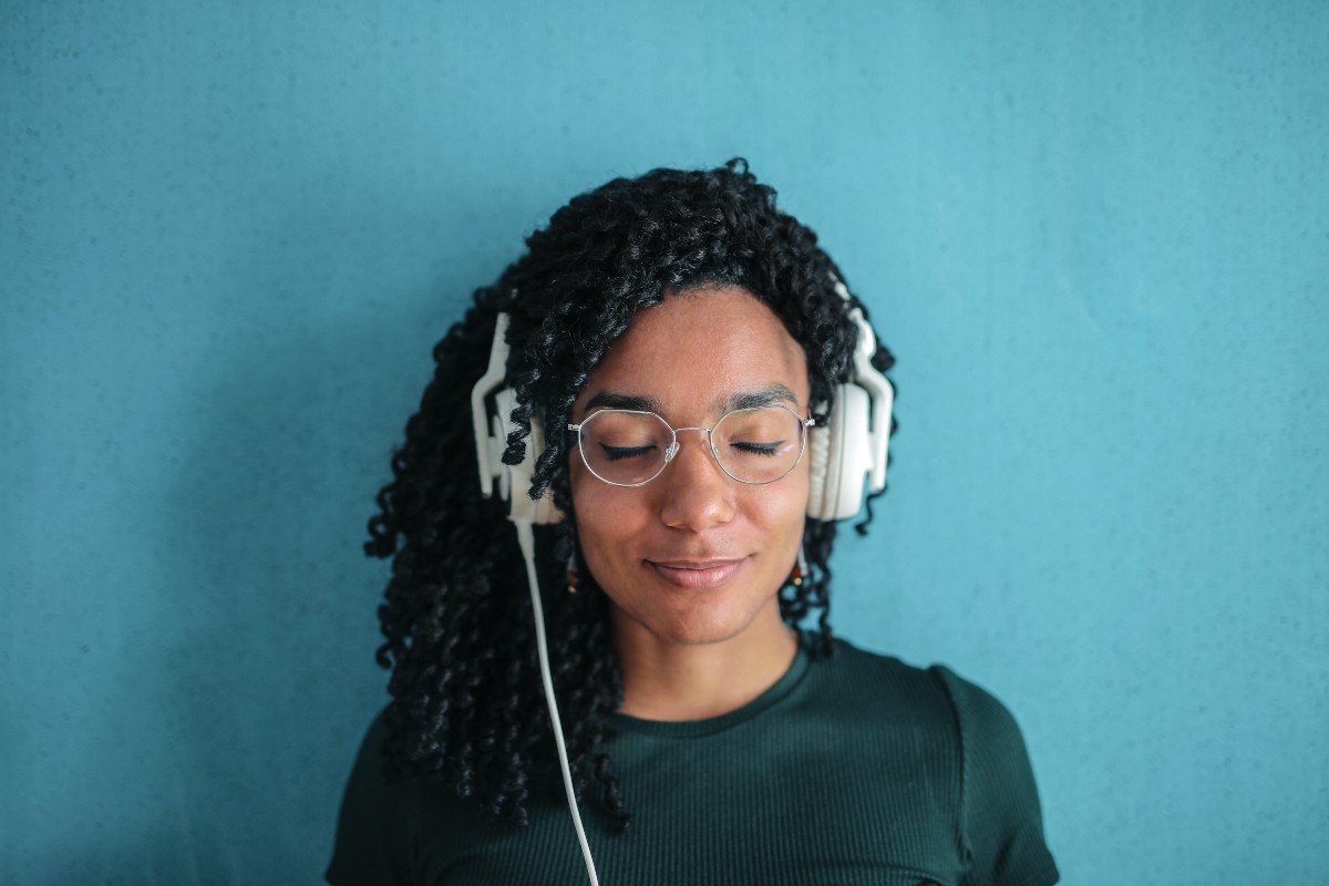 The Best Headphones On The Market To Drown Out Noisy Roommates