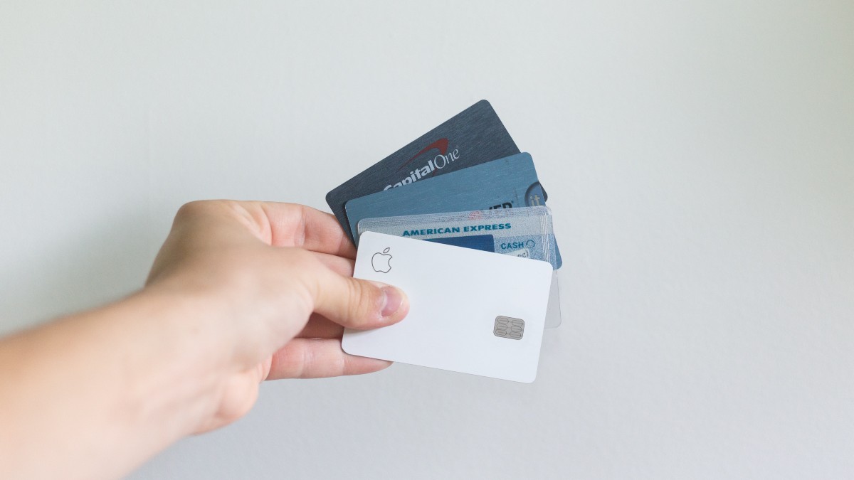 Tips for Choosing a Charge Card For College